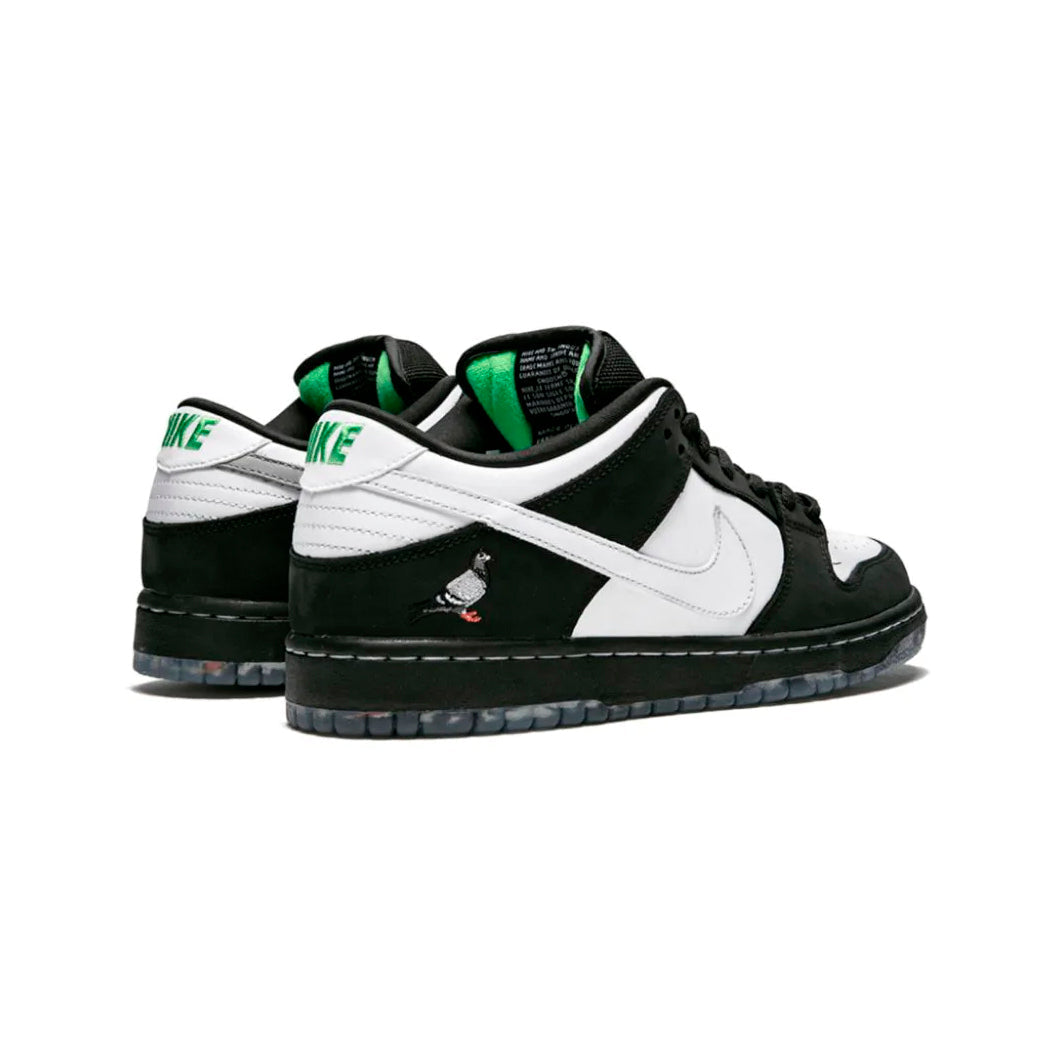 Nike Dunk Low SB Bianca e Nera Staple Panda Pigeon Uomo