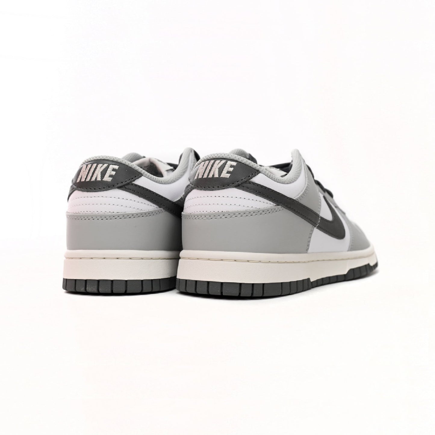 Nike Dunk Low Bianche e Grigie Tobacco Ash Uomo
