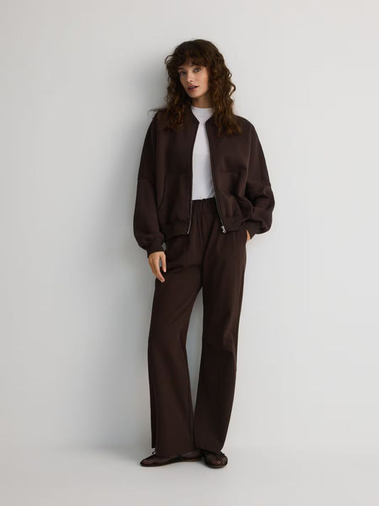 Pantaloni da jogging svasati