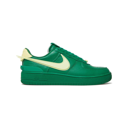 Nike Air Force 1 Low Verde Pino Ambush con Swoosh Giallo