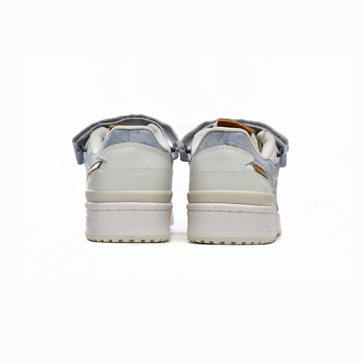Sneakers Adidas Forum Low x Quiccs in Denim Effetto Lavato Blu Bianco