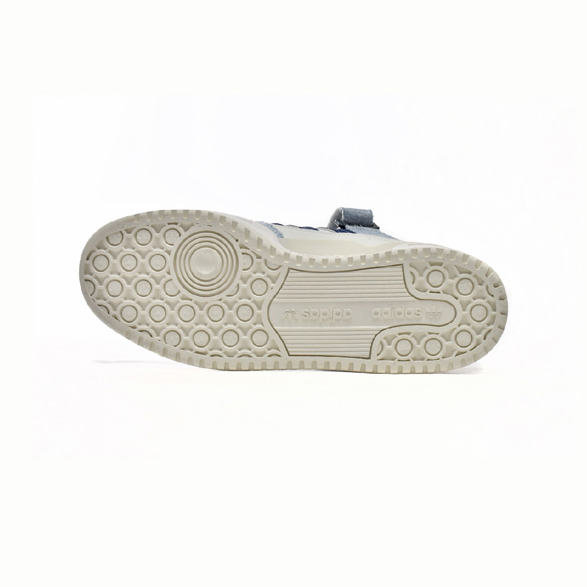 Sneakers Adidas Forum Low x Quiccs in Denim Effetto Lavato Blu Bianco