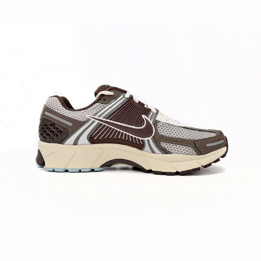 Sneakers Nike Air Zoom Vomero 5 Beige e Marroni - Stile Sportivo Uomo