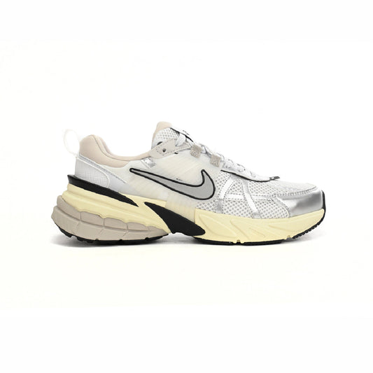 Nike V2K Runtekk Argento Metallizzato Scarpe Running Retrò Uomo