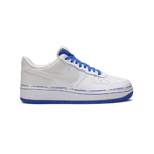 Nike Air Force 1 Low Bianca con Dettagli Blu Uninterrupted