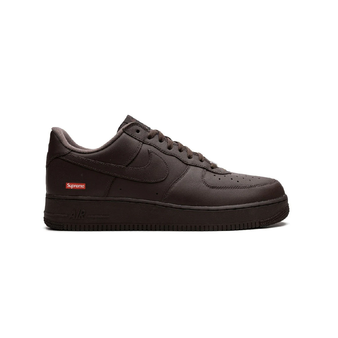 Nike Air Force 1 Low Marrone con Dettagli Supreme Rosso